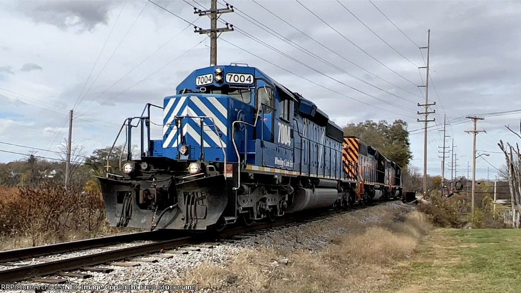 WE 7004 at Newton St.